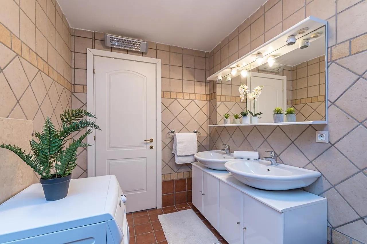 Gasthof Apartments Sbardella Vrsar